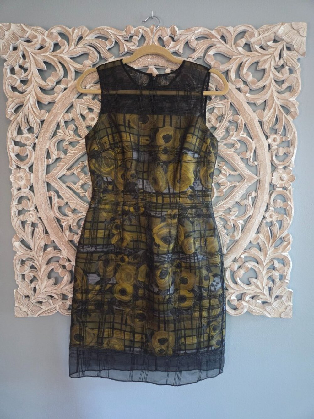 Carmen Marc Valvo silk plaid floral yellow black cocktail dress size 6